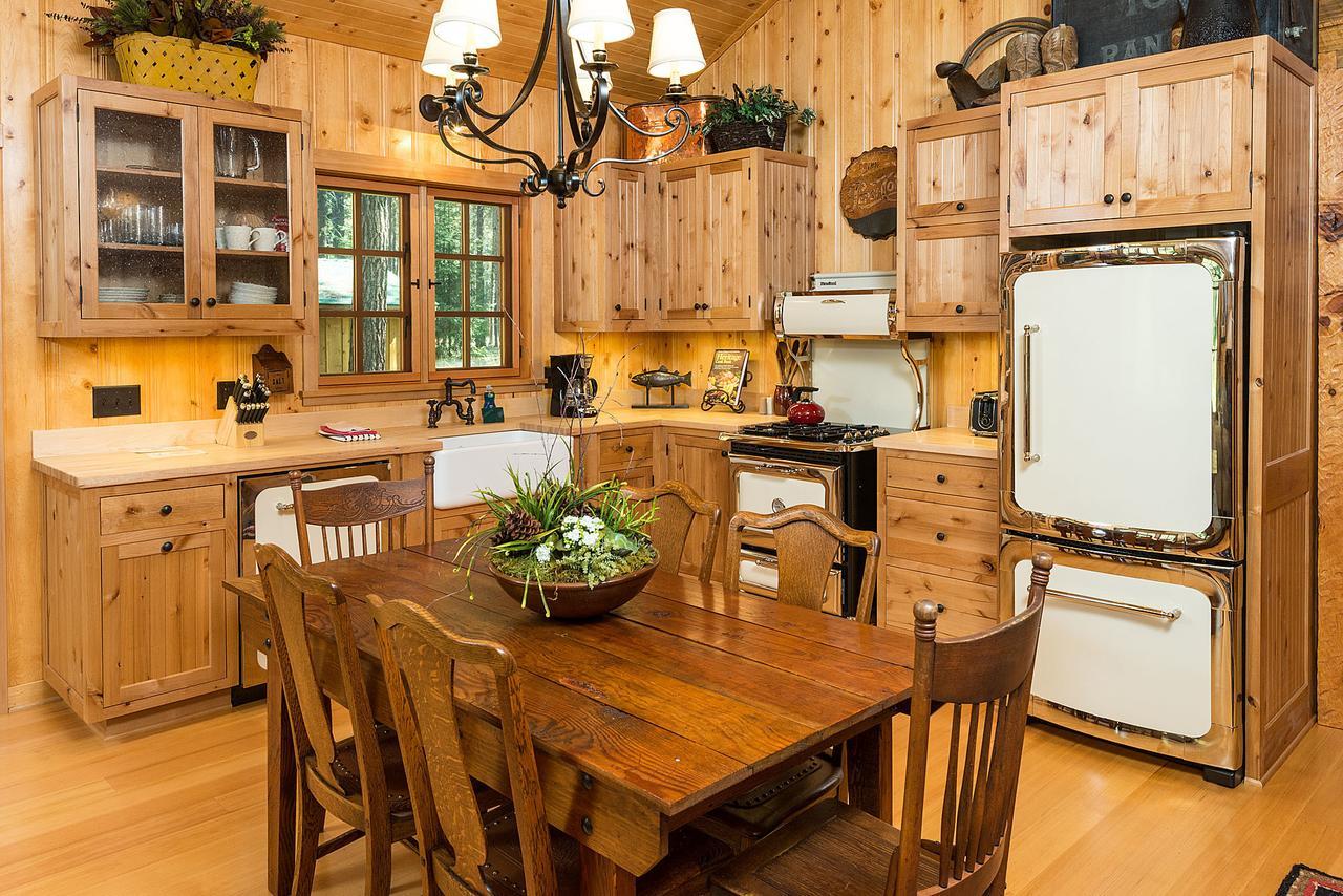 Lake Creek Lodge Бенд Экстерьер фото