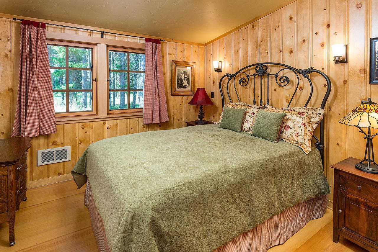 Lake Creek Lodge Бенд Экстерьер фото